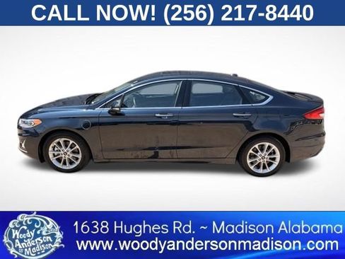Used 2020 Ford Fusion Energi Titanium FWD image 4