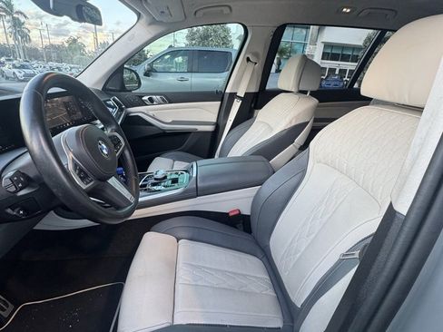 Used 2024 BMW X7 xDrive40i w/ Executive Package image 3