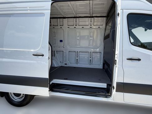 New 2025 Mercedes-Benz Sprinter 2500 image 24