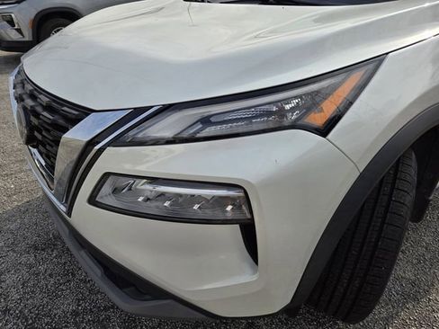 Used 2023 Nissan Rogue SV FWD image 6