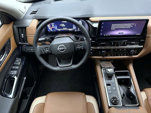 New 2026 Nissan Pathfinder Platinum AWD/4WD image 13