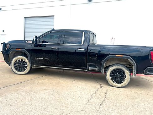 Used 2023 GMC Sierra 2500 Denali w/ Denali Black Diamond Edition image 6