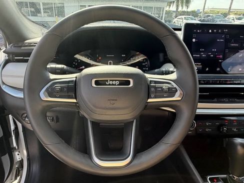 Used 2025 Jeep Compass Limited AWD/4WD image 20