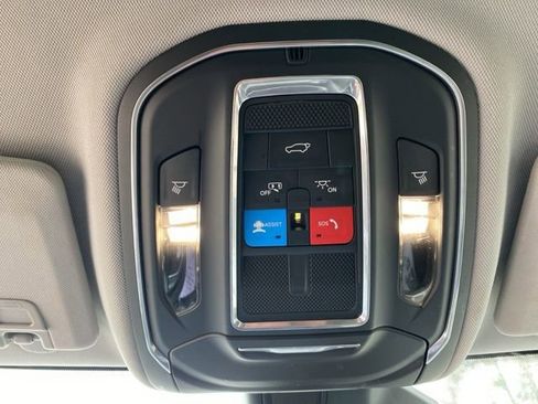 Used 2021 Jeep Grand Cherokee L Limited image 17