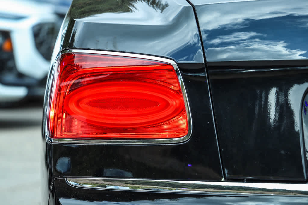 Used 2018 Bentley Flying Spur V8 AWD/4WD image 9
