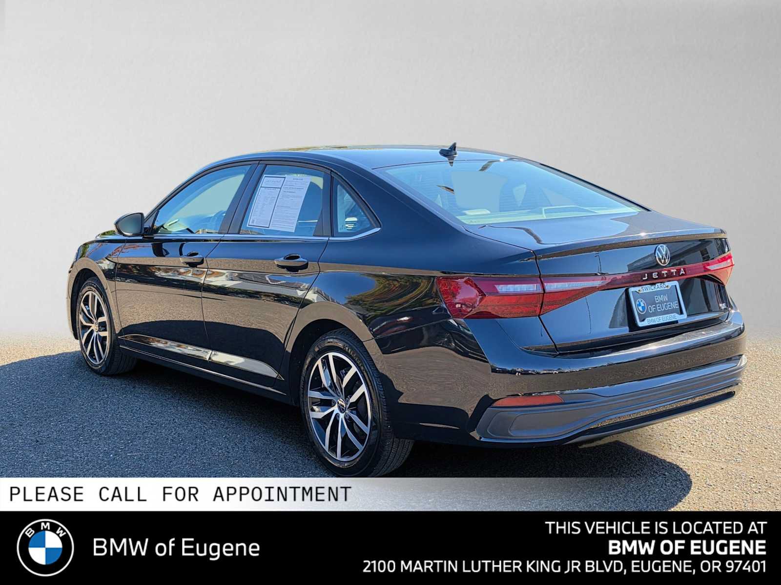 Used 2025 Volkswagen Jetta SE FWD image 5