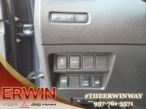Used 2016 Nissan Rogue S AWD/4WD image 15