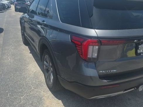 Used 2026 Ford Explorer Active w/ Active Comfort Package AWD/4WD image 5