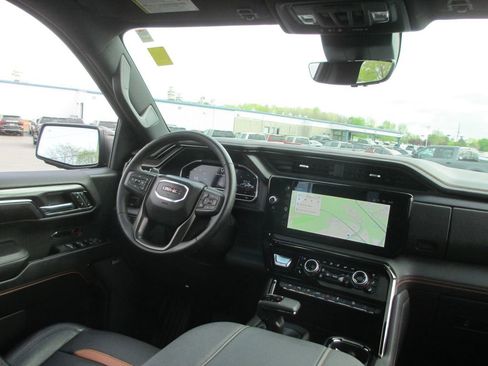 Used 2024 GMC Sierra 1500 AT4 w/ Technology Package image 29