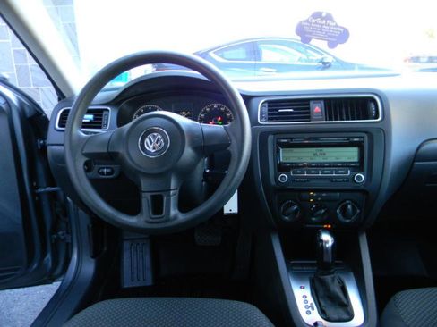 Used 2011 Volkswagen Jetta S image 15