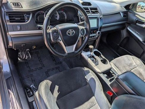 Used 2012 Toyota Camry SE w/ Leather Pkg FWD image 12