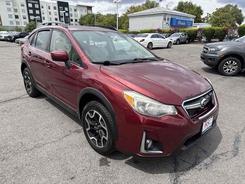Used 2016 Subaru Crosstrek 2.0i Premium w/ Moonroof Package AWD/4WD image 4