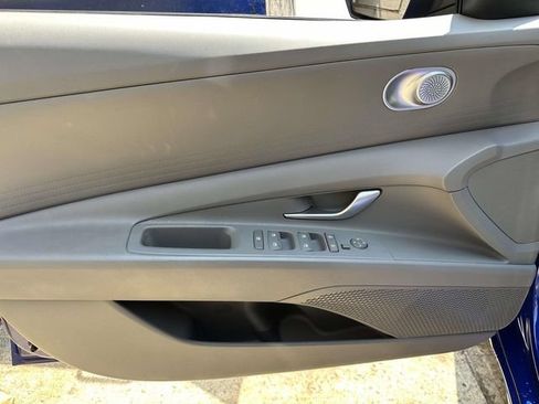 Used 2024 Hyundai Elantra SEL FWD image 17