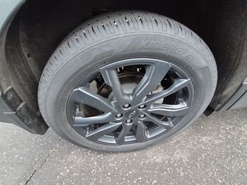 Used 2024 Chevrolet Equinox RS w/ LPO, Floor Liner Package image 9