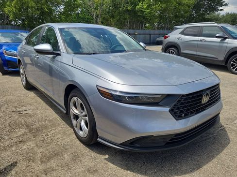 Used 2025 Honda Accord LX image 3