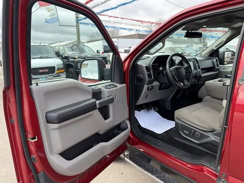 Used 2017 Ford F150 XLT w/ Equipment Group 302A Luxury image 23