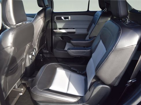 Certified 2023 Ford Explorer XLT w/ Equipment Group 202A image 6