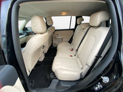 Used 2023 Mercedes-Benz GLB 250 4MATIC image 13