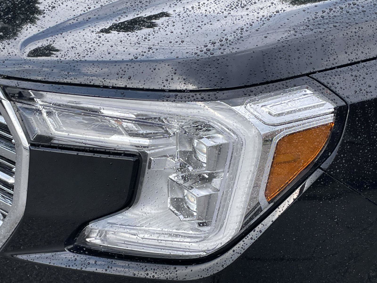 Certified 2023 GMC Terrain Denali w/ Black Diamond Edition AWD/4WD image 9