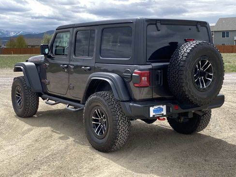 Used 2025 Jeep Wrangler Unlimited Rubicon w/ XTREMEE 35" Tire Package AWD/4WD image 12