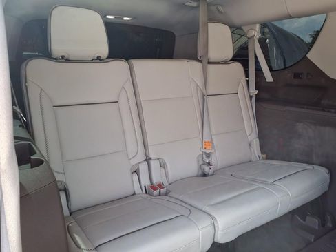 Used 2022 GMC Yukon XL Denali w/ Advanced Technology Package AWD/4WD image 17