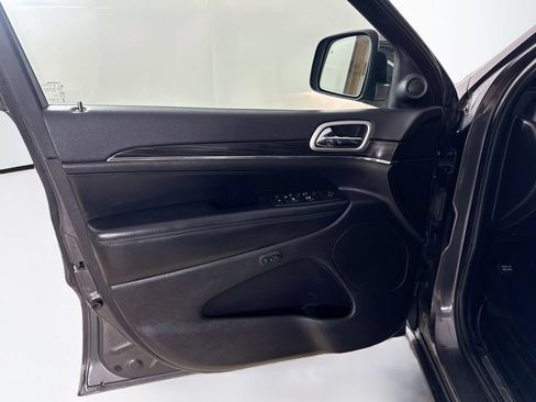 Used 2019 Jeep Grand Cherokee Limited AWD/4WD image 11