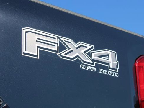 Used 2024 Ford F250 Lariat w/ Black Appearance Package image 19