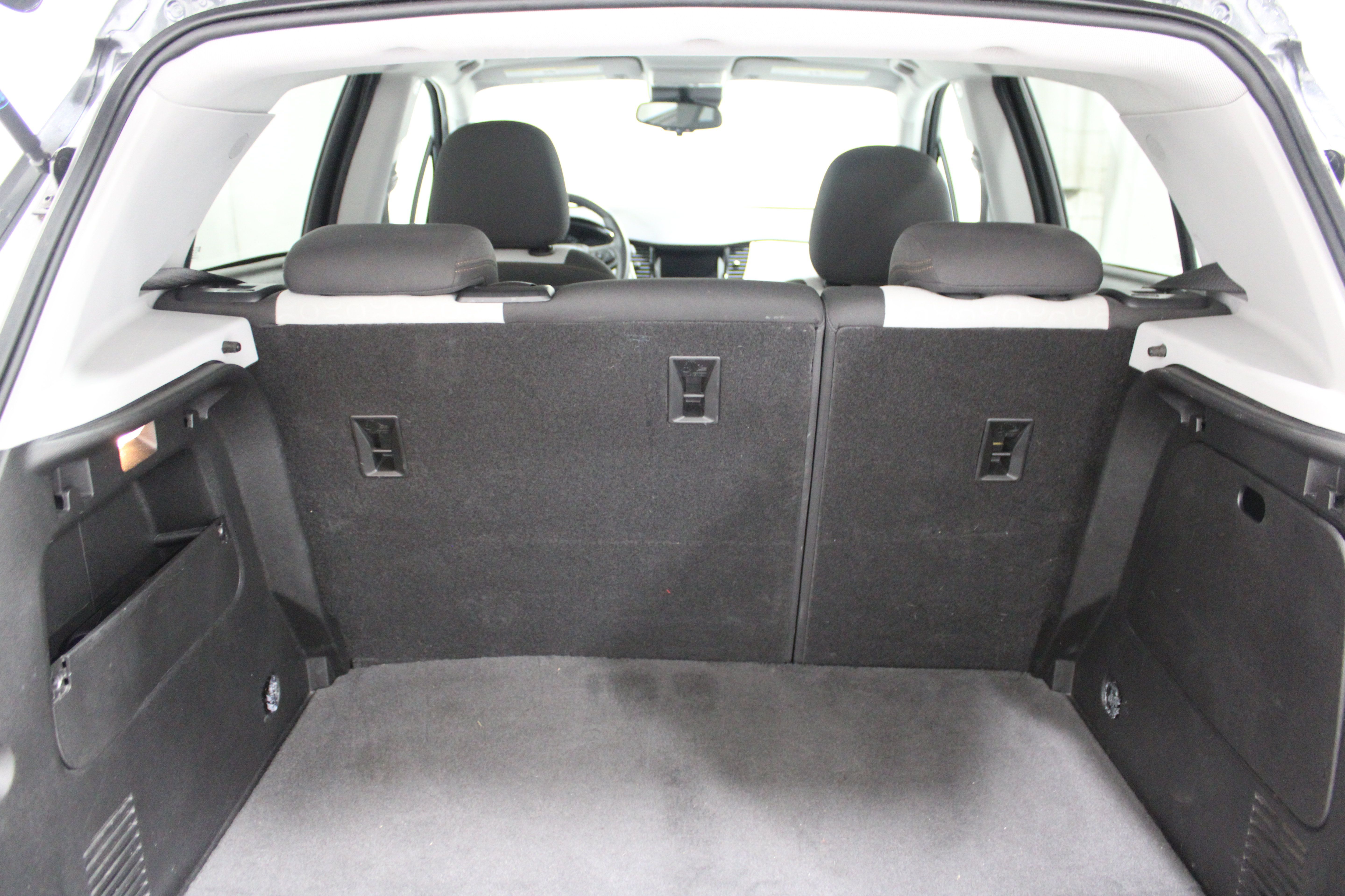 Used 2020 Chevrolet Trax LS w/ Tint and Cruise Package AWD/4WD image 22