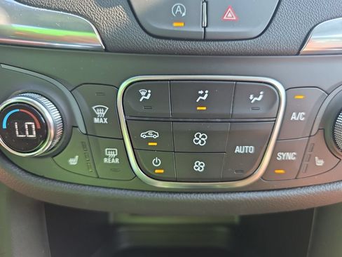 Used 2024 Chevrolet Equinox LT AWD/4WD image 28