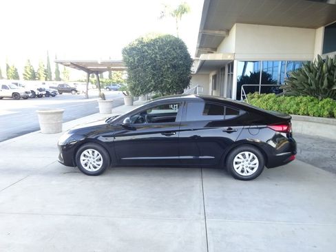 Used 2019 Hyundai Elantra SE w/ Cargo Package FWD image 4