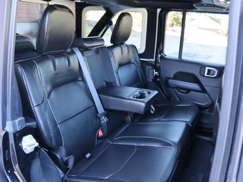 Used 2022 Jeep Wrangler Unlimited Rubicon 4xe image 17