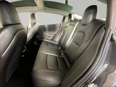 Used 2019 Tesla Model 3 image 26