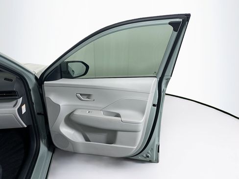 Used 2024 Hyundai Kona SEL image 33