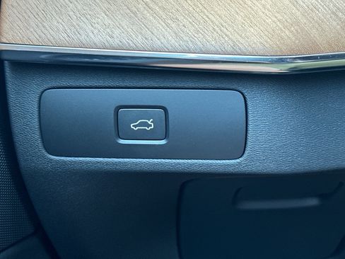 New 2025 Volvo XC90 B6 Plus w/ Protection Package Premier image 33