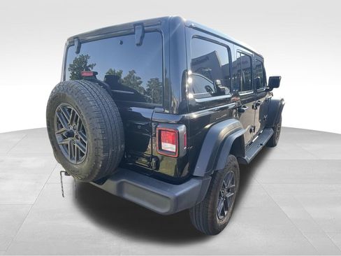 Used 2024 Jeep Wrangler Unlimited Sport AWD/4WD image 5