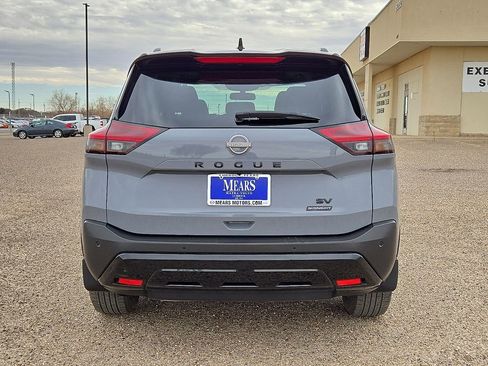 Used 2023 Nissan Rogue SV w/ SV Premium B Package image 4