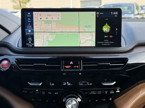 Certified 2025 Acura MDX w/ Advance Package image 16