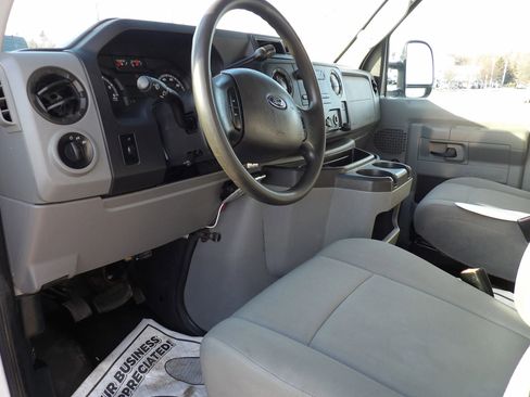Used 2011 Ford E-350 and Econoline 350 Super Duty RWD image 10