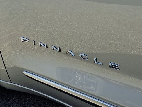 New 2026 Chrysler Pacifica Pinnacle image 6
