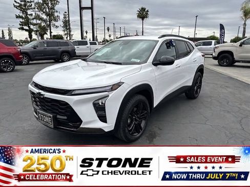 Certified 2025 Chevrolet Trax ACTIV w/ Driver Confidence Package FWD image 3