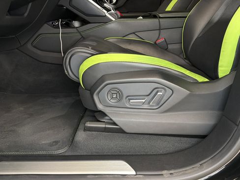 Used 2020 Lamborghini Urus AWD/4WD image 19