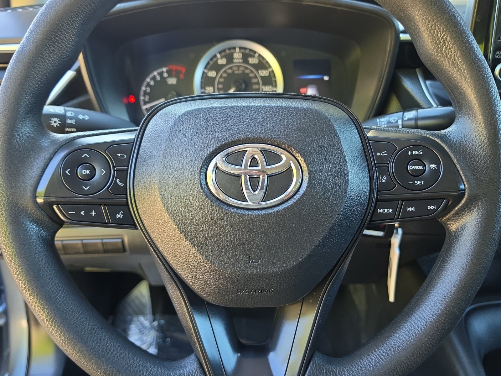 Used 2022 Toyota Corolla LE FWD image 12