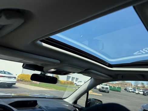 Used 2024 Subaru Forester Premium image 22