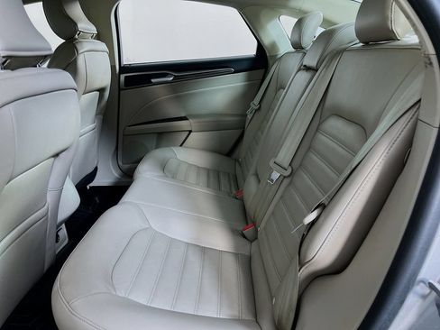 Used 2018 Ford Fusion SE FWD image 31