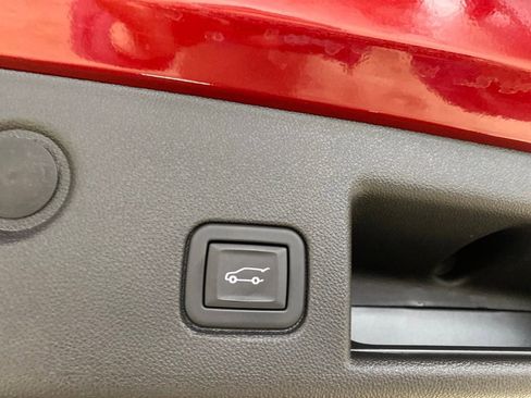 Used 2023 Chevrolet Equinox RS w/ RS Leather Package AWD/4WD image 18