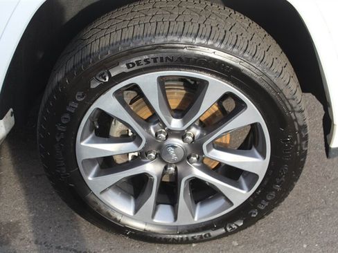 Used 2017 Jeep Grand Cherokee Overland AWD/4WD image 27