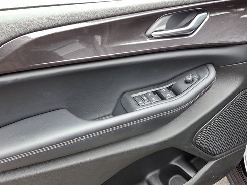 Certified 2023 Jeep Grand Cherokee Laredo w/ Luxury Tech Group I image 12