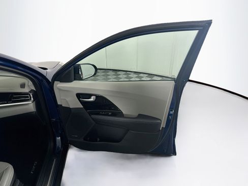 Used 2022 Kia Niro EX Premium FWD image 33