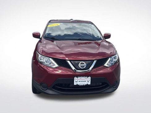 Used 2019 Nissan Rogue Sport S w/ Appearance Package AWD/4WD image 2