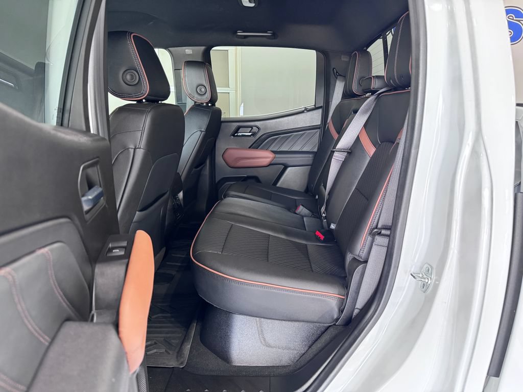 Certified 2024 GMC Canyon AT4 w/ AT4 Premium Package AWD/4WD image 13